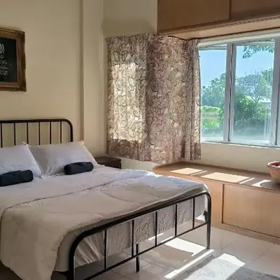 ANHAAZ Lakefront Retreat
