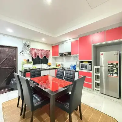 Ulie Empire Homestay