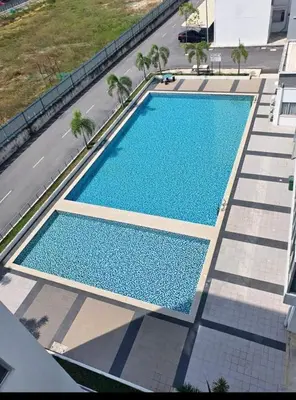 an overhead view of a swimming pool on a building at RR Casa Space Homestay Ipoh in Ipoh