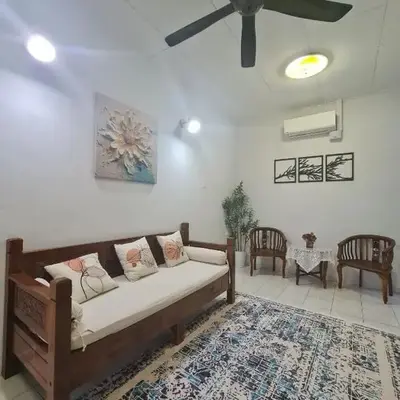 Wareesha Homestay