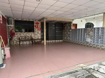 a room with a tile floor and a building with a room at Taman Gerik Homestay in Gerik