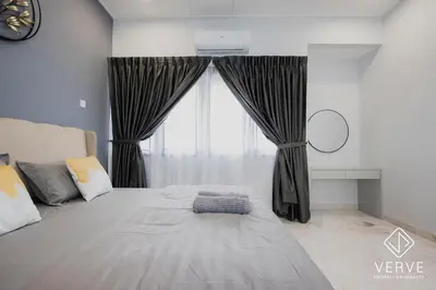 a bedroom with a large bed with a window at Ipoh Yistay by Verve 10 Pax 4B4B in Ipoh