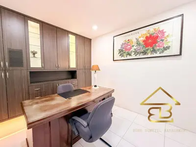 a home office with a desk and a chair at 7BR Huge House, 6 Bathroom, 20Pax, 10 min to IpohCity in Ipoh