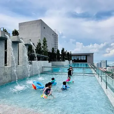 Luxury 2BR Rooftop Infinity Pool 8 Pax airport usm