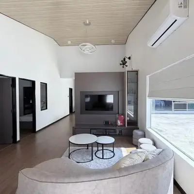 Stylish Landed Stay