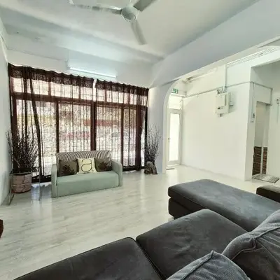Spacious 9 Rooms house 23paxQbay MallSpice Arena