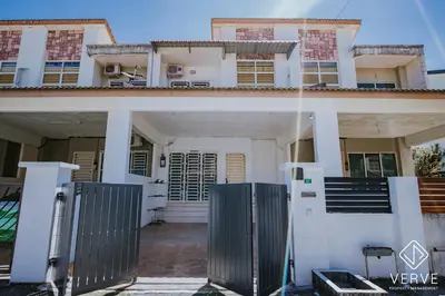 a house with a gate in front of it at Ipoh Summer Suite by Veve EECH05 in Gua Sai