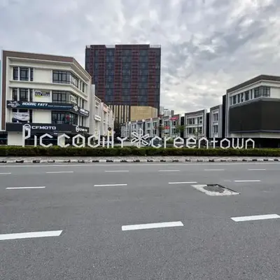 Piccadilly Greentown by Jun Residence
