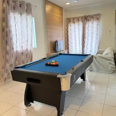 AYAAN Freesia Snooker House at Quintet Private Parking