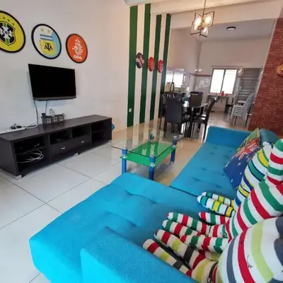 The Woodz Homestay - 2 Storey Landed House