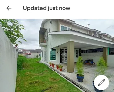 a picture of a house with at HM Homestay Lahat, Station 18, Ipoh 'مسلم' in Lahat