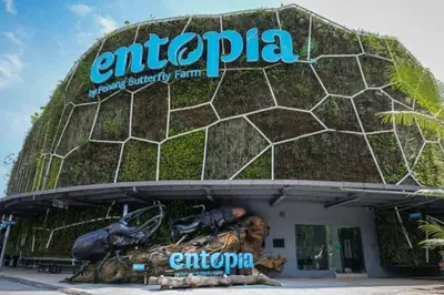 a building with an entropica sign on it at Tanjung Bungah PEARL HILL42 Homestay in Tanjung Bungah