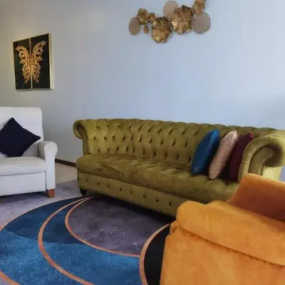 Tree Family Executive Suite 3 BR /8 PAX Gurney