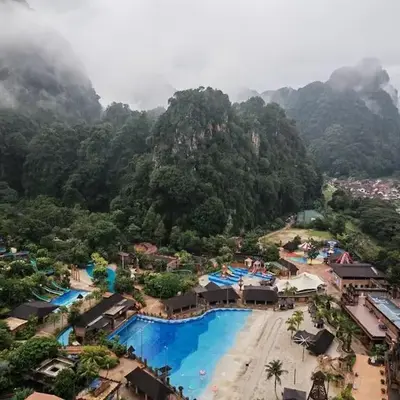 Cozy Suite with 270 Degree Mountain and Theme Park Views