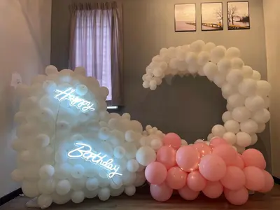 a bunch of balloons in front of a mirror at 15Px 5BR V Jaccuzi Spa n KTV n Pool Table At Georgetown, USM n Lam Wah Ee Hospital -Kids pool no more in Gelugor