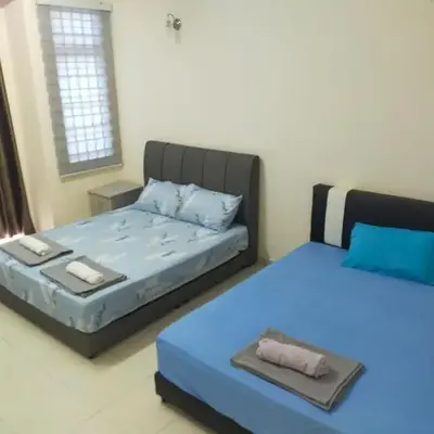 Cheerful 3-Bedroom Residential Home with Free WIFI